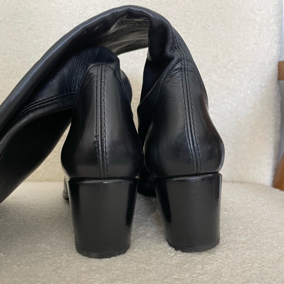 Stuart Weitzman Stretch Boot - Picture 4 of 9